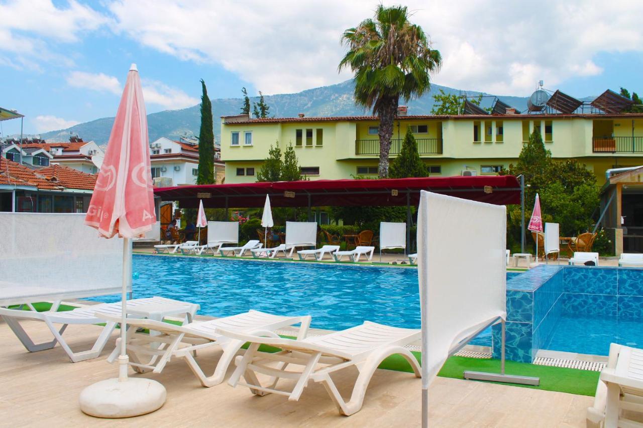 Carmina Hotel Ovacık Buitenkant foto