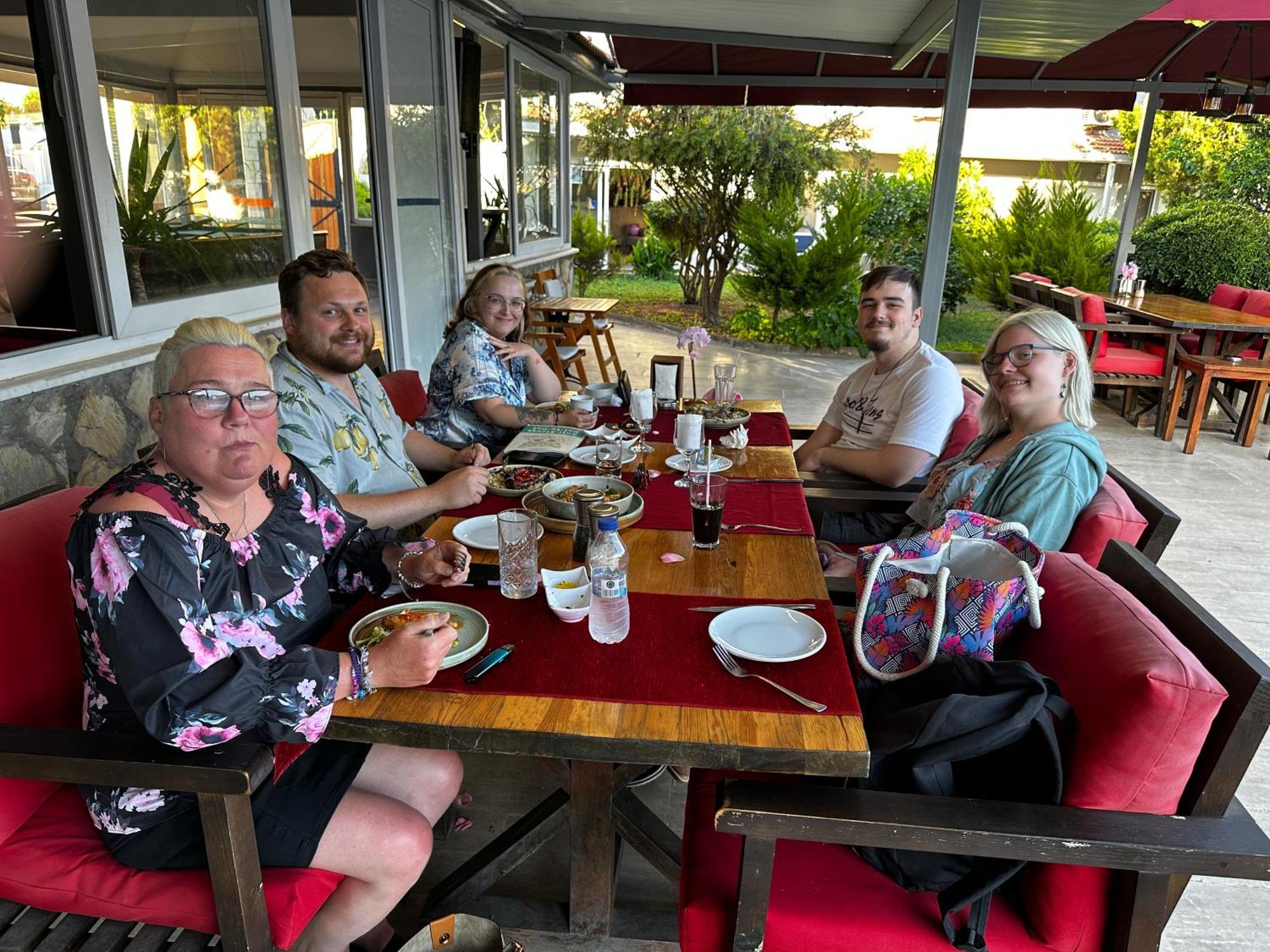 Carmina Hotel Ovacık Buitenkant foto